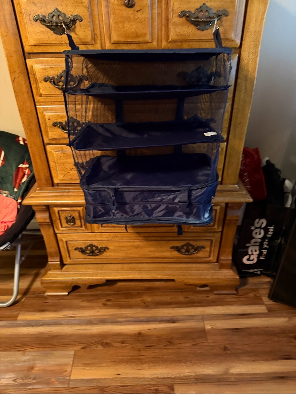 Hanging travel organizer